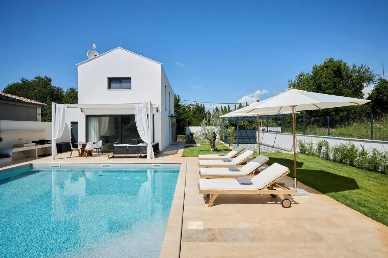Villa Pura Vida With Pool And Whirlpool Near Umag Materada クロアチア