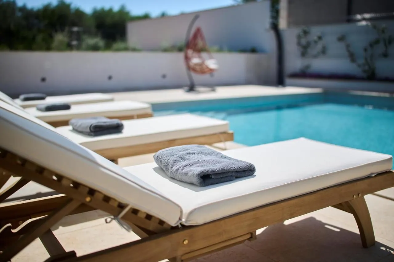 Villa Pura Vida With Pool And Whirlpool Near Umag Materada