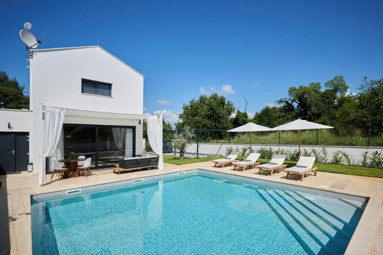 Villa Pura Vida With Pool And Whirlpool Near Umag Materada 克罗地亚